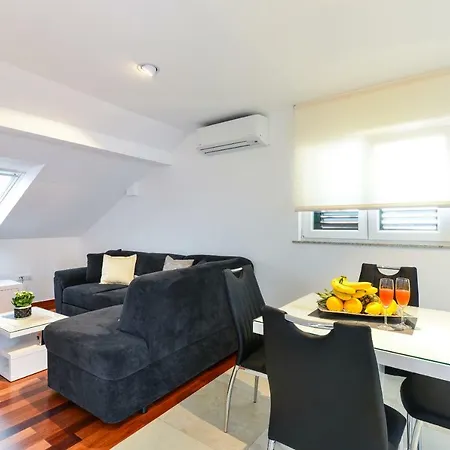 Lily Apartment *